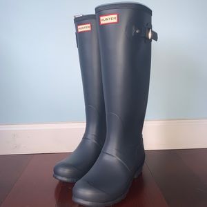 HUNTER ORIGINAL TALL WIDE LEG RAIN BOOT!!!
